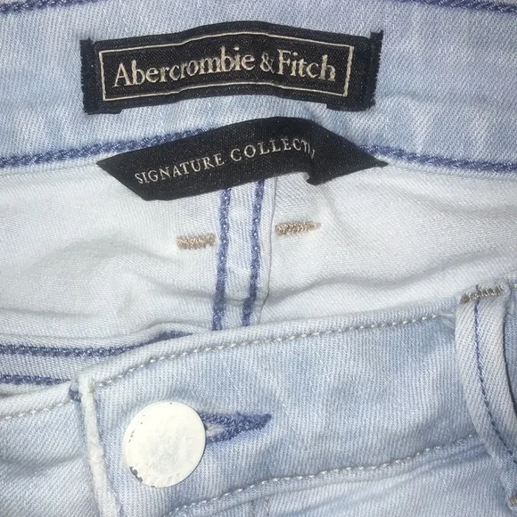 A&F Distressed Light Wash Cropped Skinny Jeans - Picture 5 of 6